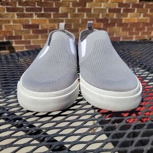 Like new Old Navy Boy's Grey Canvas Shoes size 4